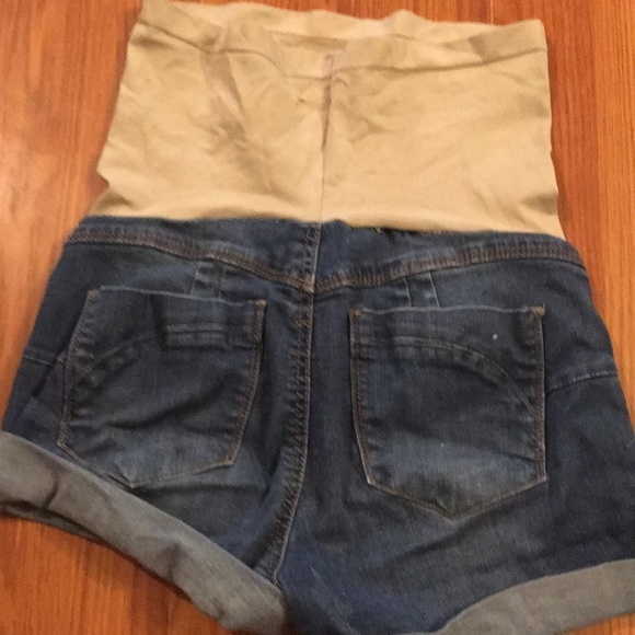 Bella vida Maternity Jean Shorts size Medium (Y) - Picture 4 of 6